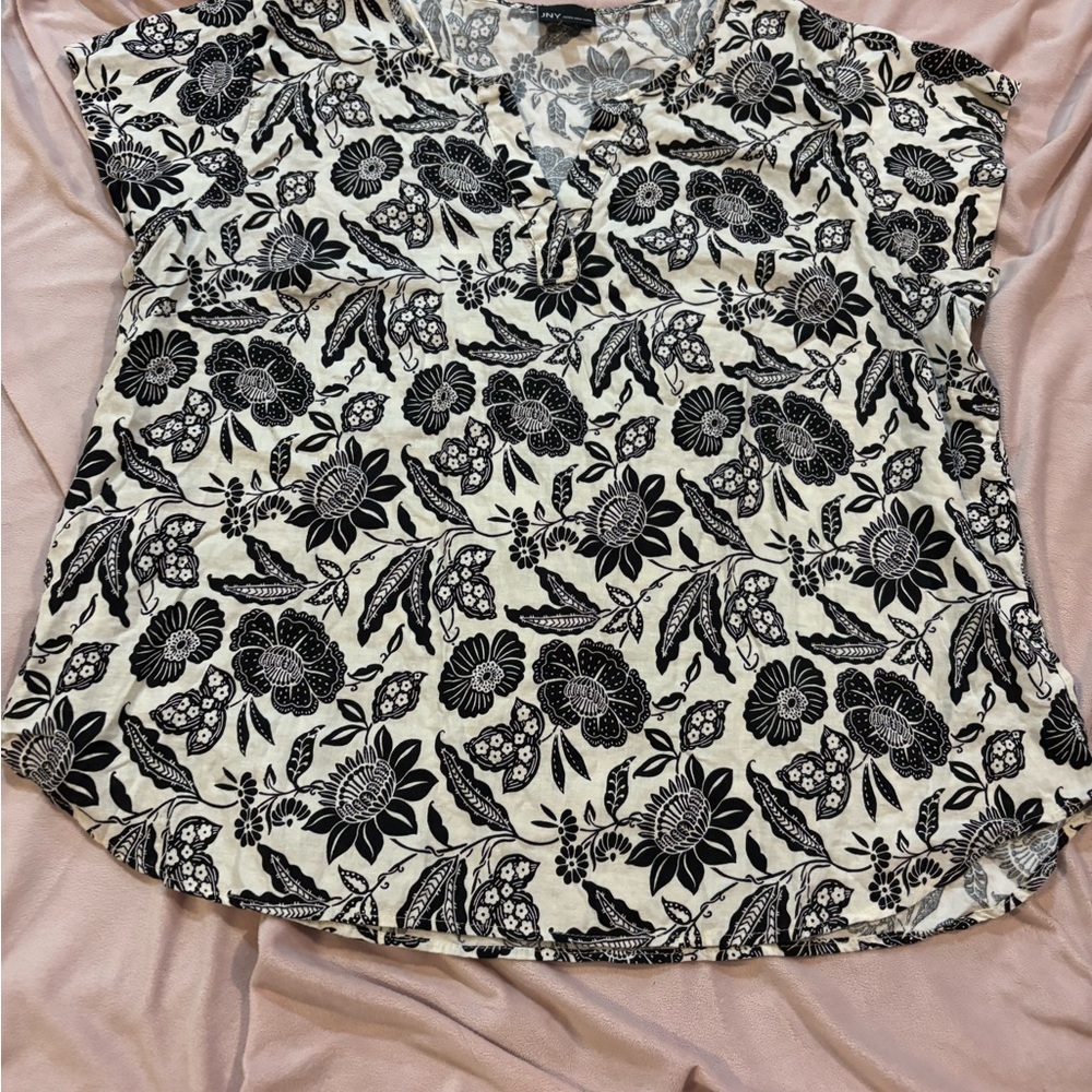 Jones New York Black and White Floral Blouse